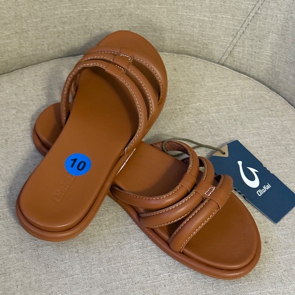 Brand New w/Tags! Olukai Slides-Tiara Fox Wide Sandals. S-10 - Picture 8 of 8